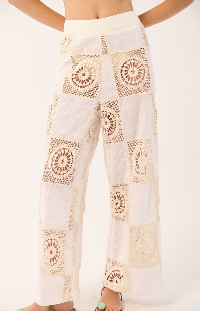 CALÇA YASMIN BORDADO OFF E BEGE