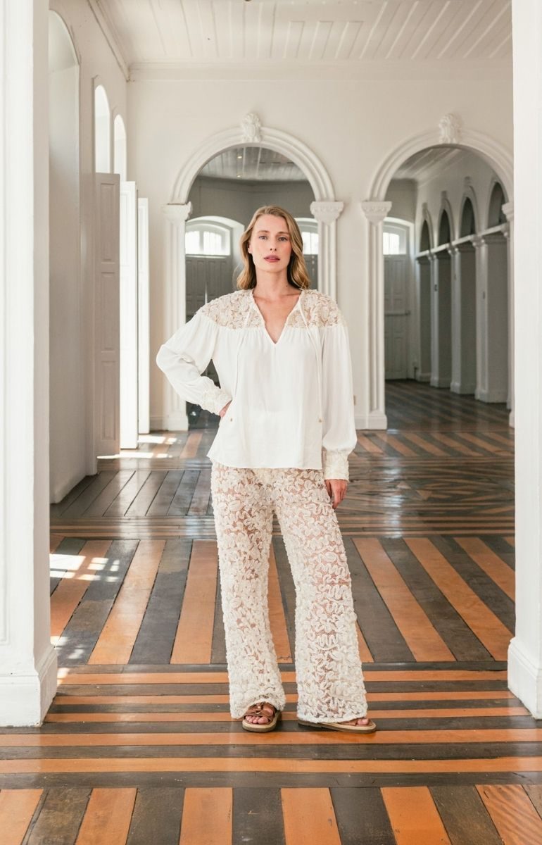 CALÇA MARTA OFF COM DOURADO